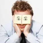 ¿Tienes Sueño en el Trabajo? Evítalo con estos 4 trucos.