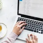 Por qué beber té, es tu nuevo aliado en la oficina.